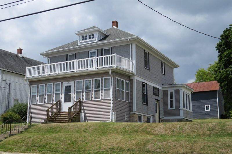 818 Main St - Photo 1
