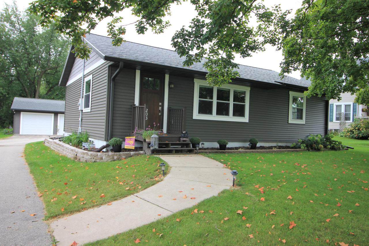 203 Coon Prairie Ave - Photo 1