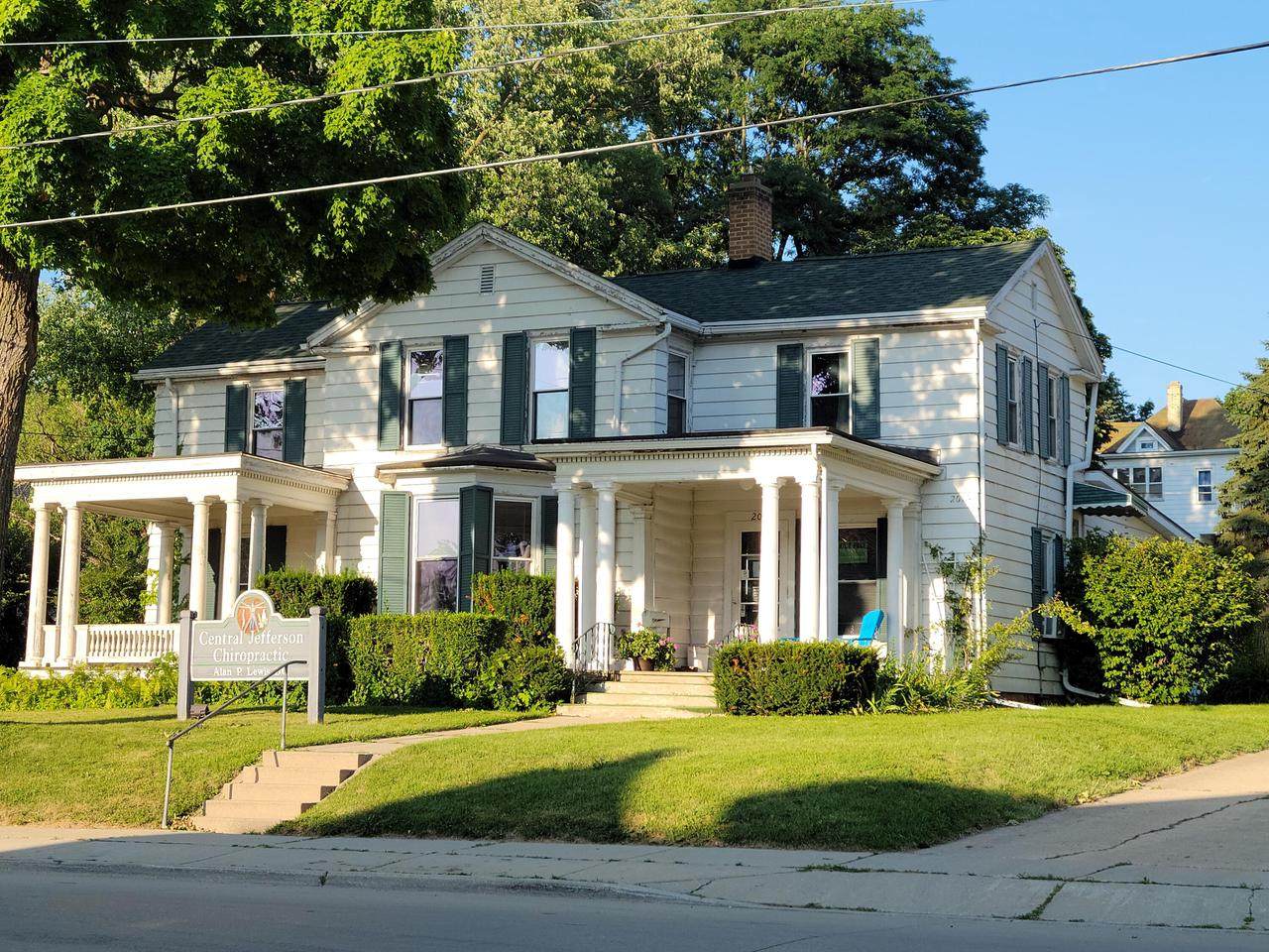202 Main St - Photo 1