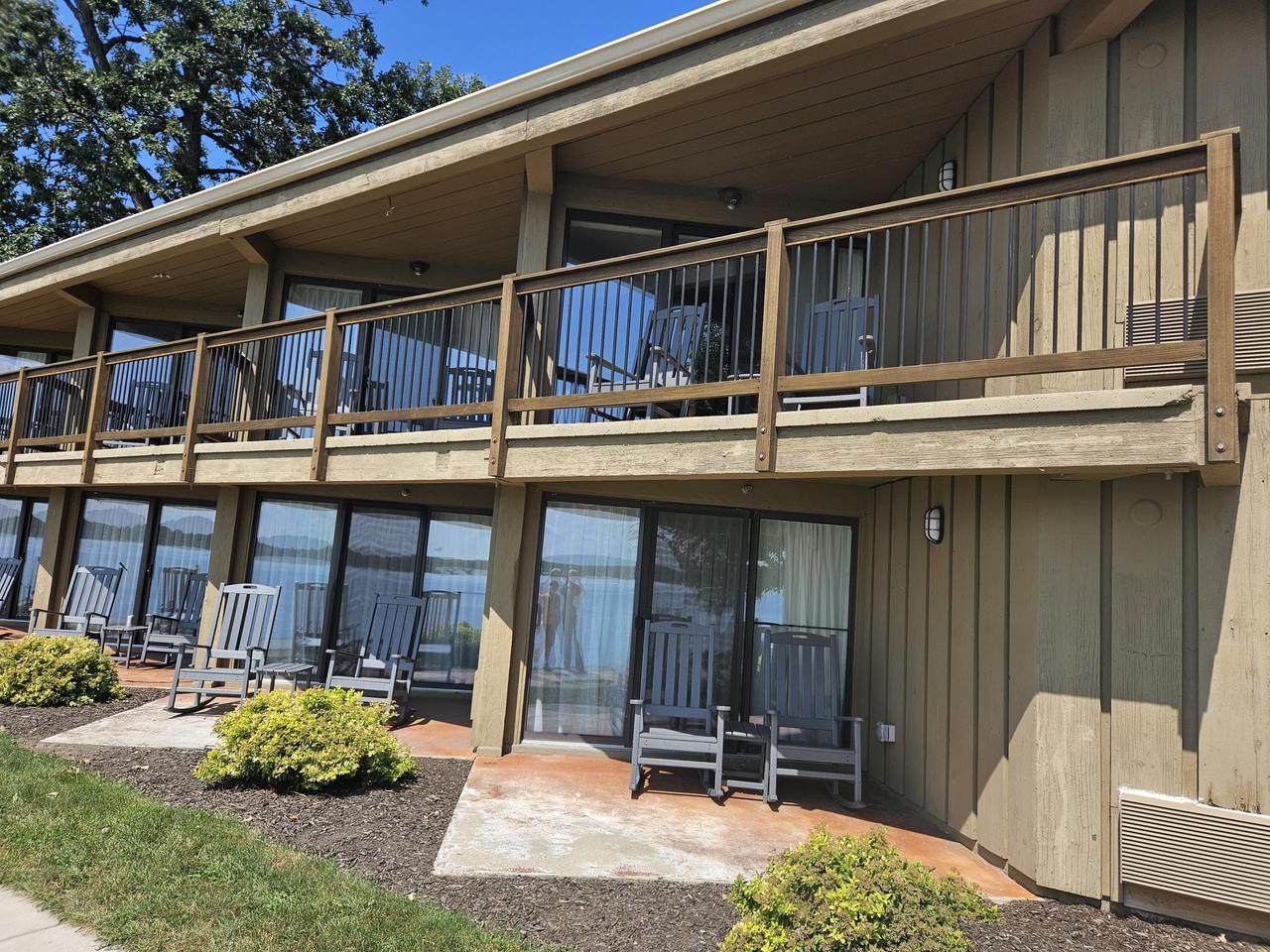 2400 Geneva Street - Photo 1
