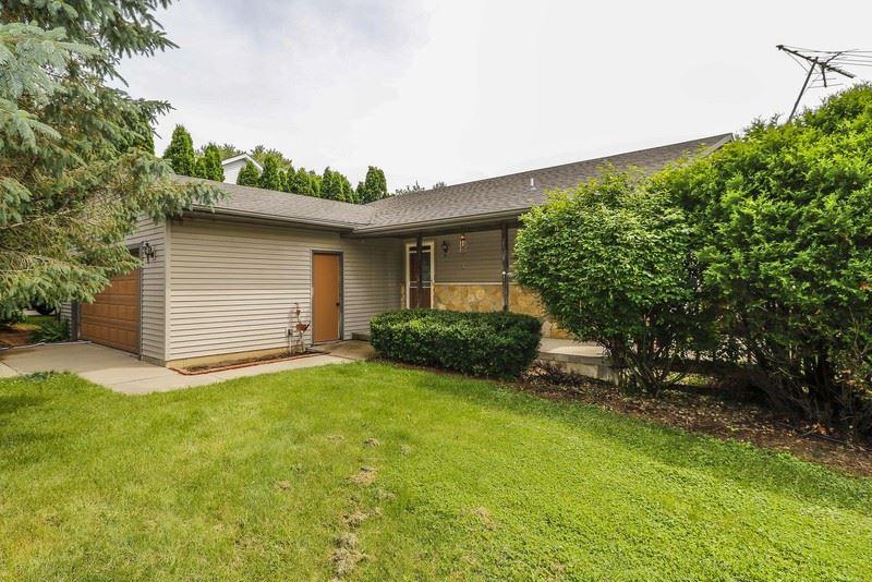 613 Meadowview Ln - Photo 1