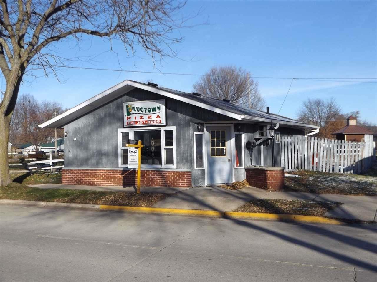 207 Oak St - Photo 1