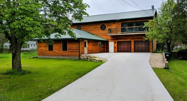 82 Oak St - Photo 1