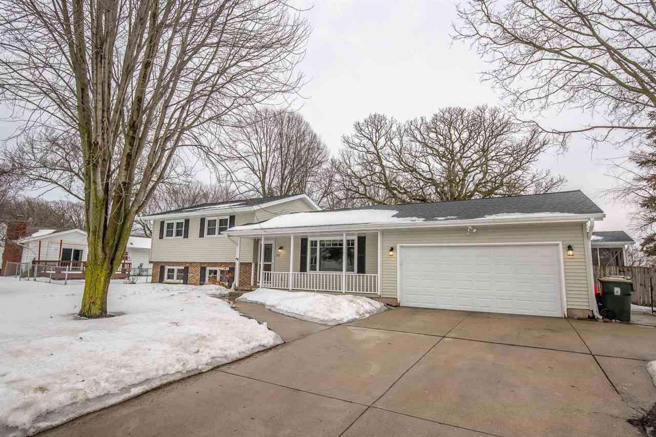 2113 Wisconsin Ave - Photo 1
