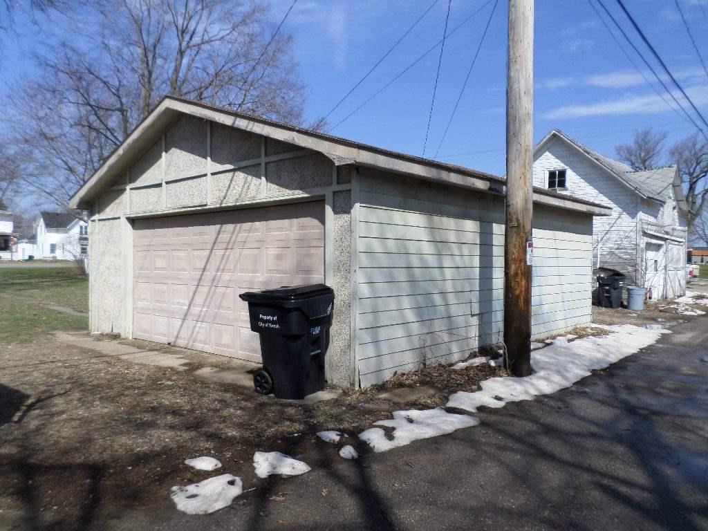 1408 Superior Ave - Photo 1