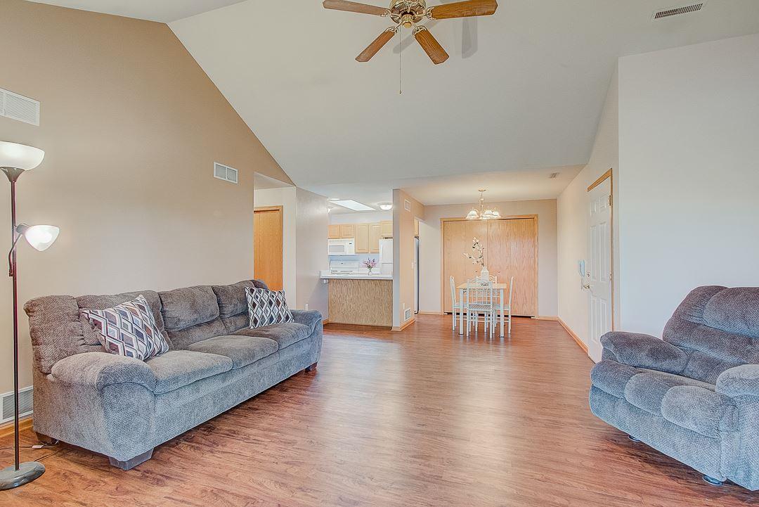 494 Cledel St - Photo 1