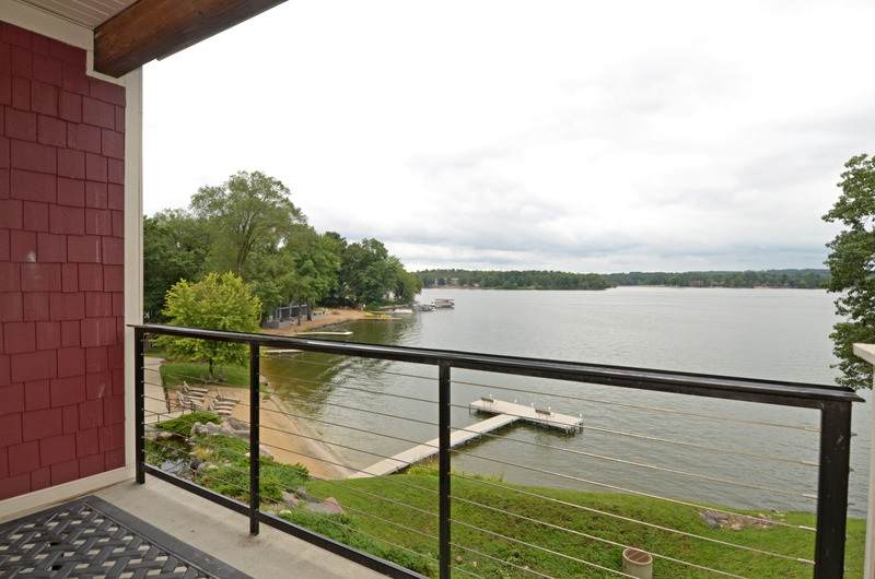 680 Hiawatha Dr - Photo 1