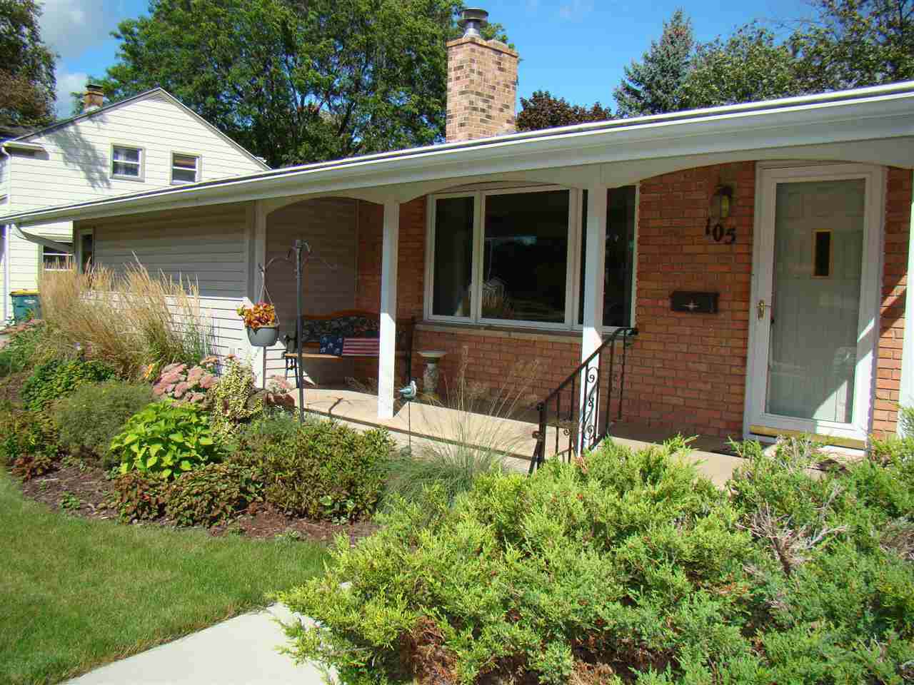 105 Mckinley St - Photo 1