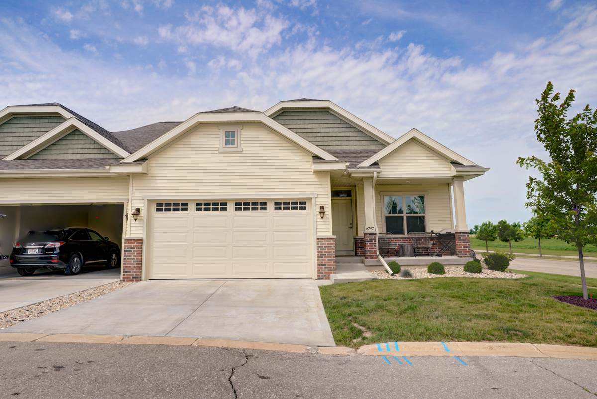 6797 Village Walk Ln - Photo 1