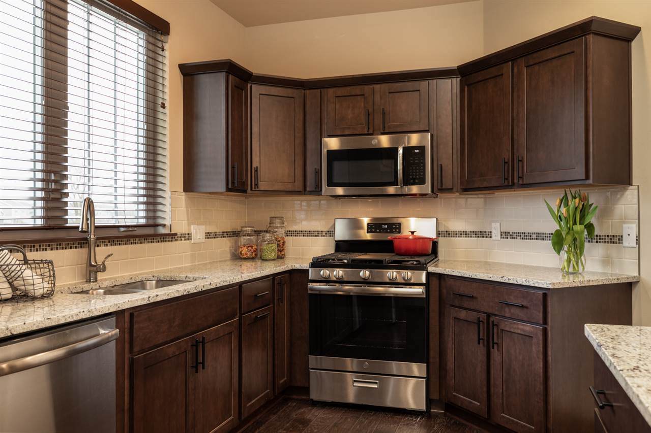 3032 Bronze Leaf Ln - Photo 1
