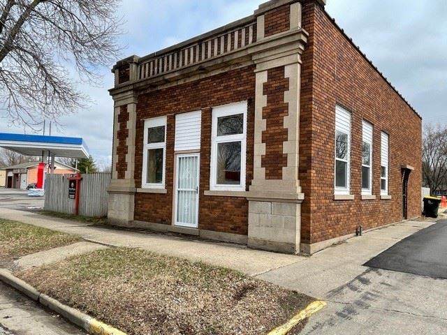 225 Oak St - Photo 1