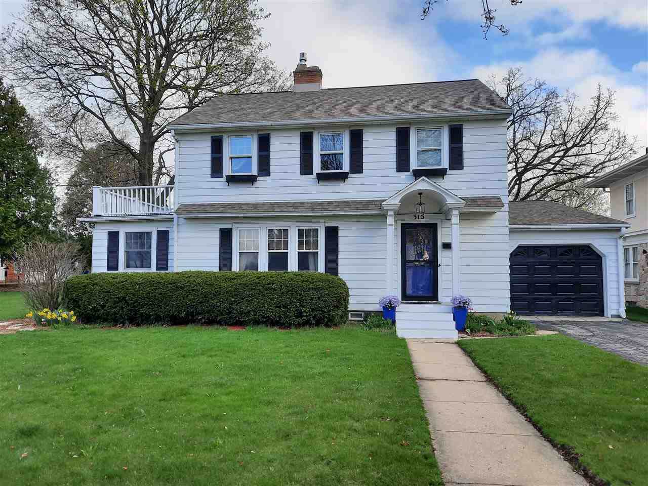 315 Main St - Photo 1