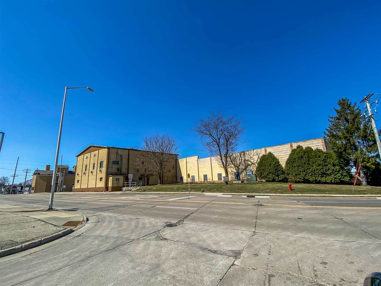 1322 Spring St - Photo 1