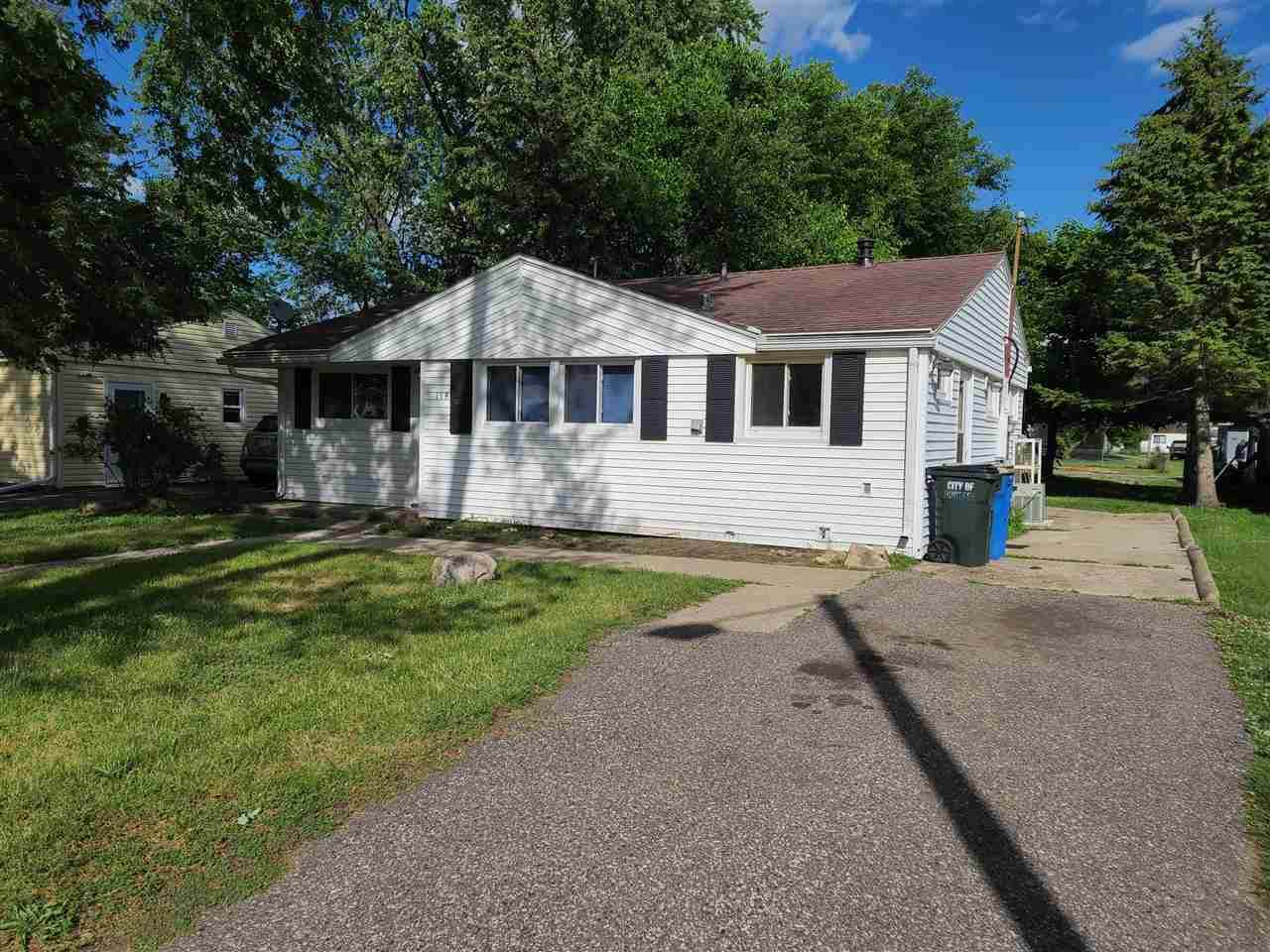 118 Superior St - Photo 1
