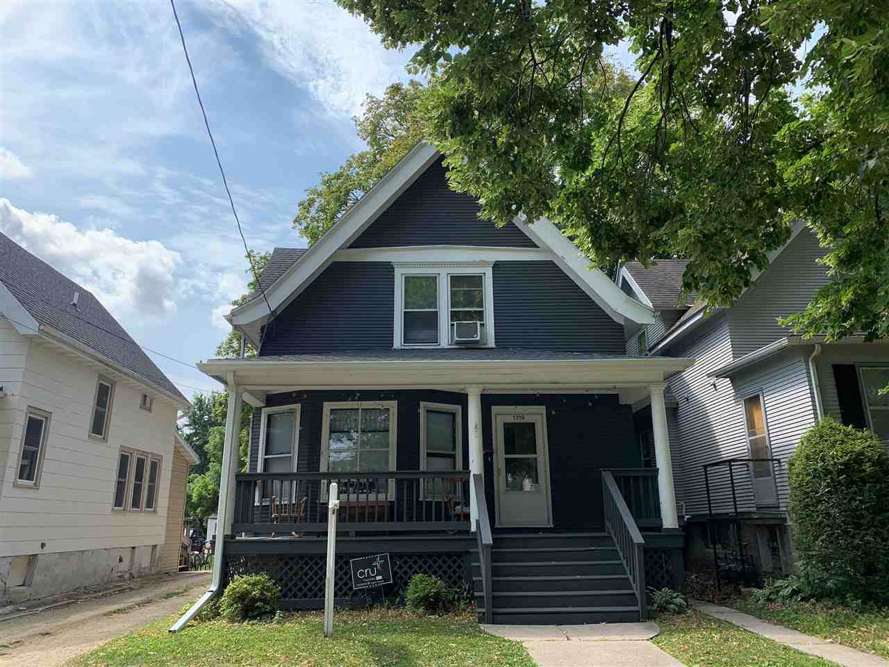 1319 Mound St - Photo 1