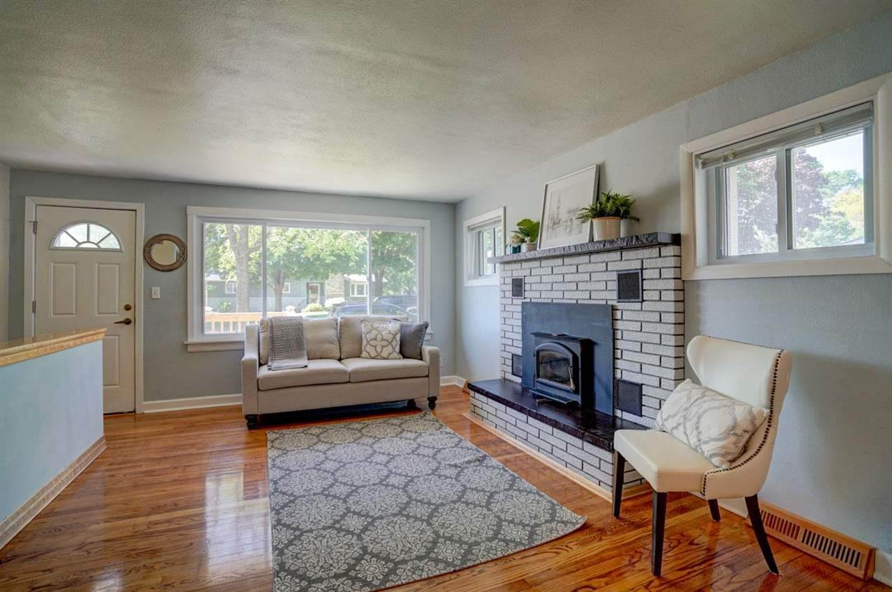 1035 6th St - Photo 1