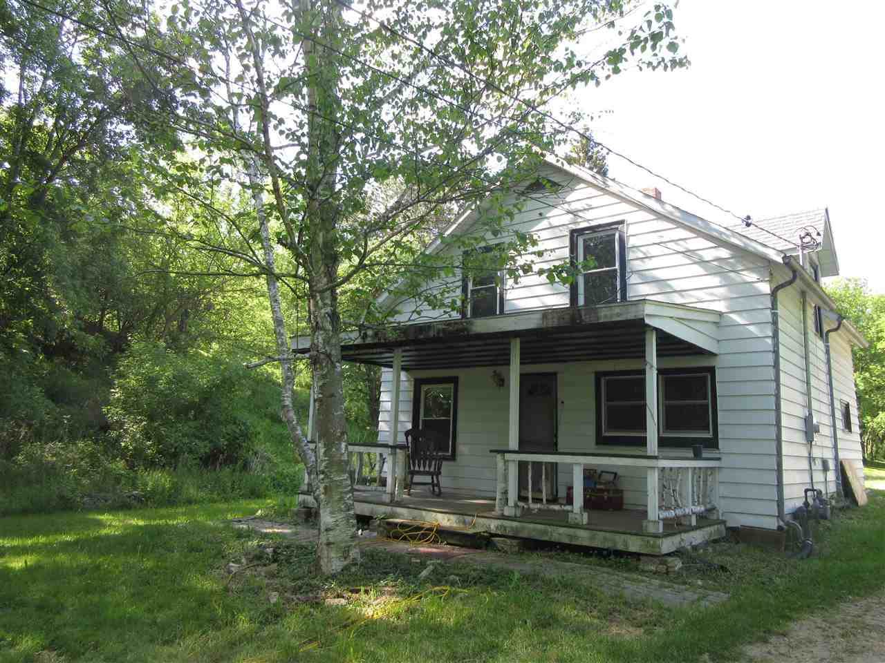 551 Quarry St - Photo 1