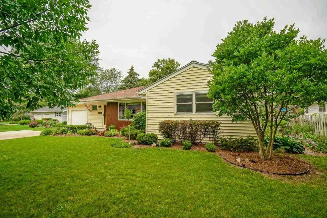 6303 Sylvan Ln - Photo 1