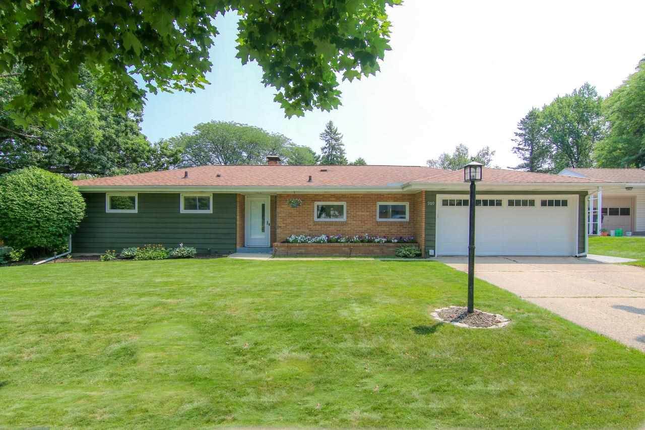 909 Midvale Blvd - Photo 1