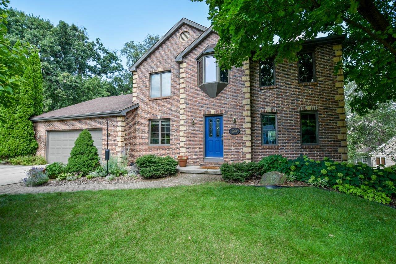 5764 North Hill Ct - Photo 1