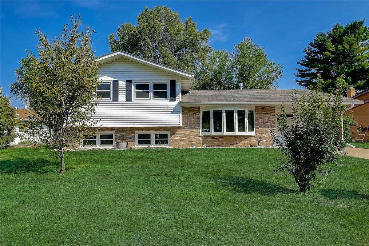 115 Edward St - Photo 1