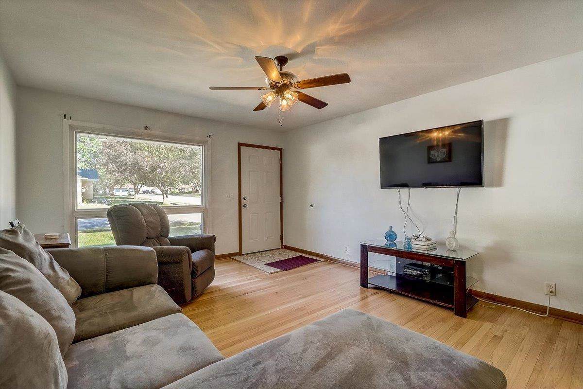 709 Gerald Ave - Photo 1