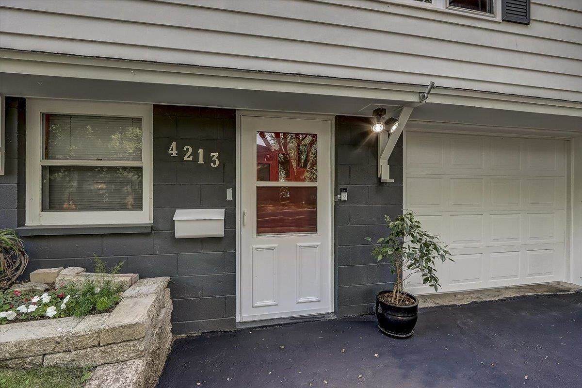 4213 Doncaster Dr - Photo 1