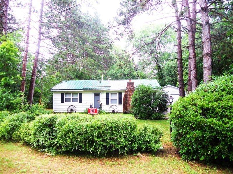 1070 Dakota Ave - Photo 1