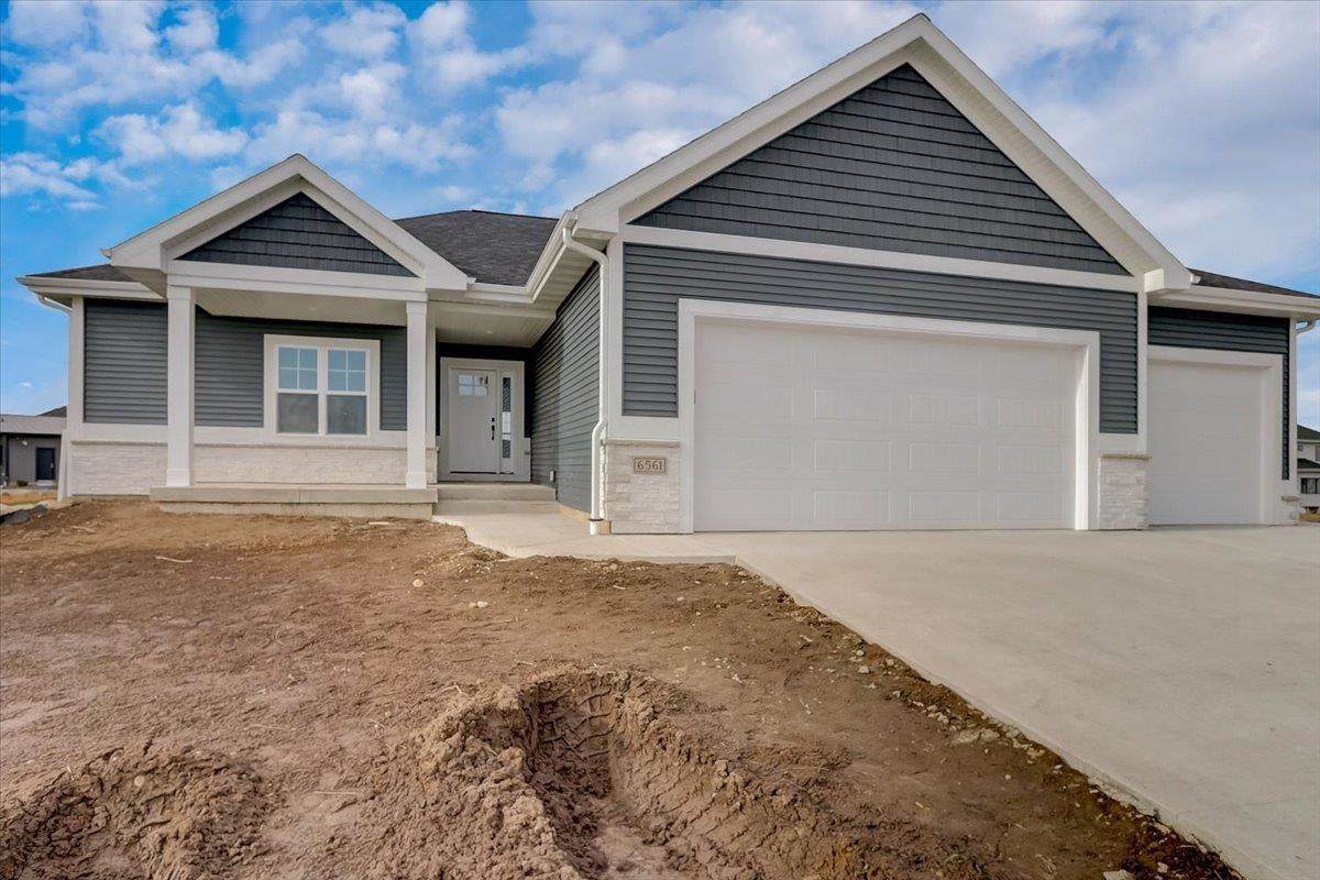6561 Vista Valley - Photo 1