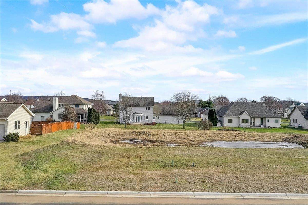 216 Cardinal Lane - Photo 1