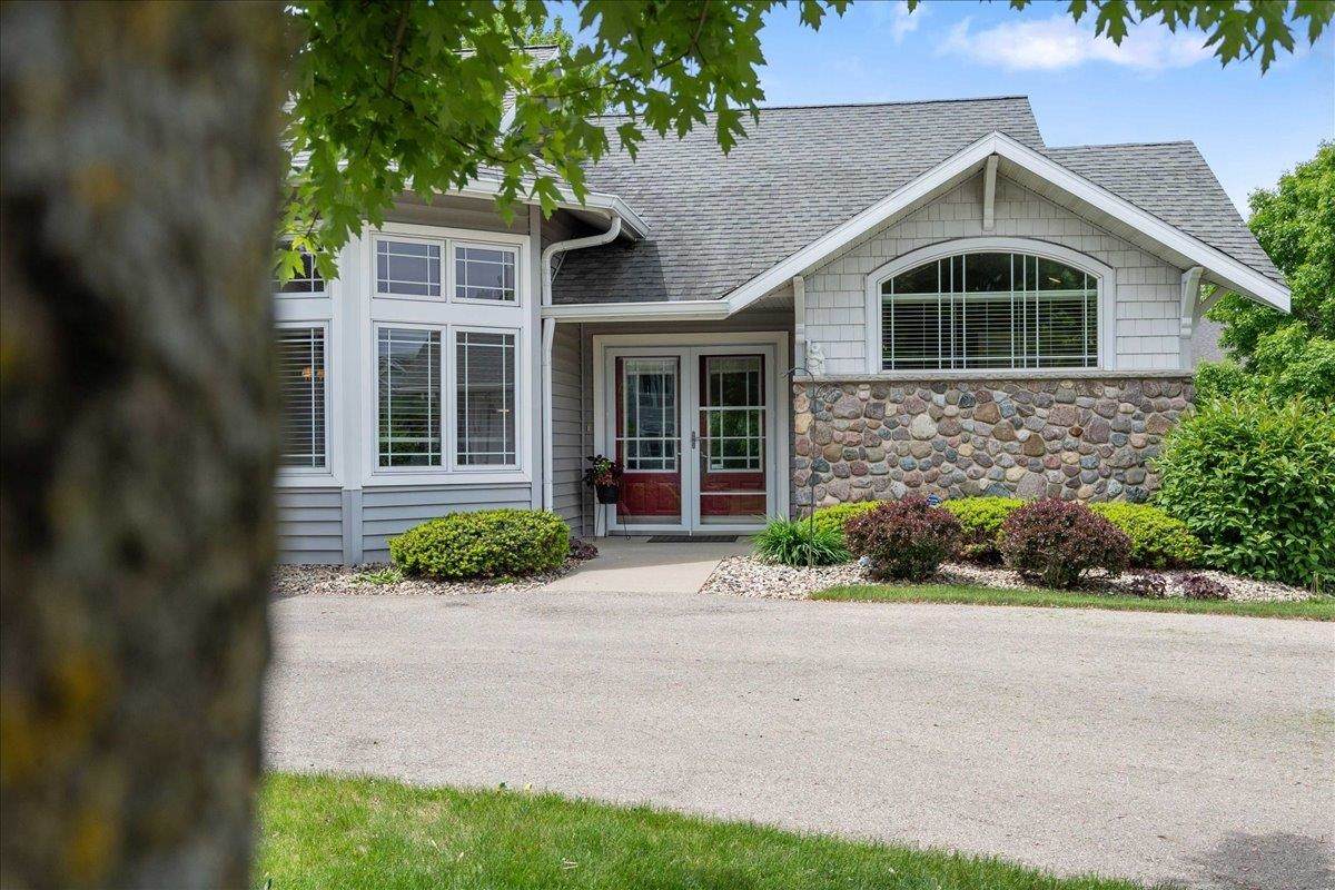 1814 Masters Lane - Photo 1