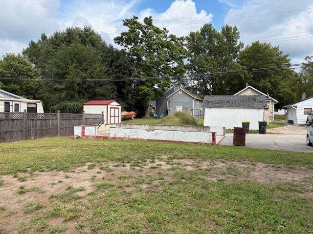 820 Prairie Street - Photo 1