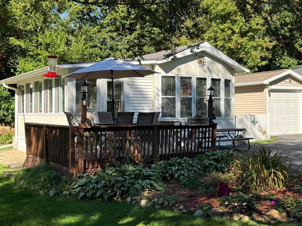 460 Aspen Way - Photo 1