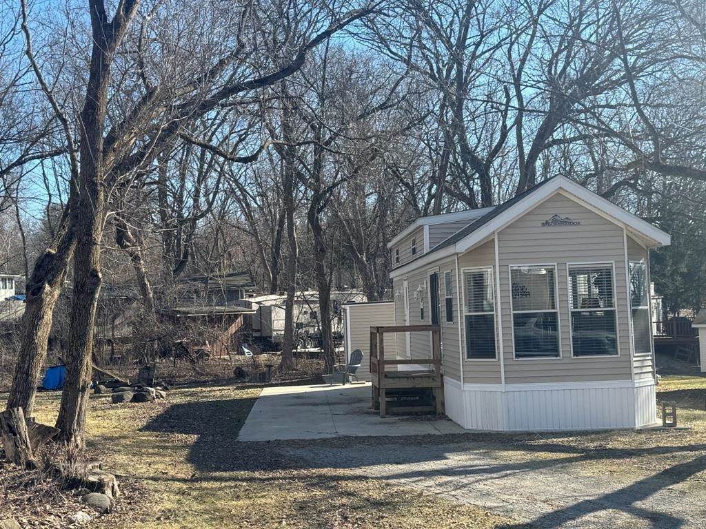 506 Sunset Circle - Photo 1