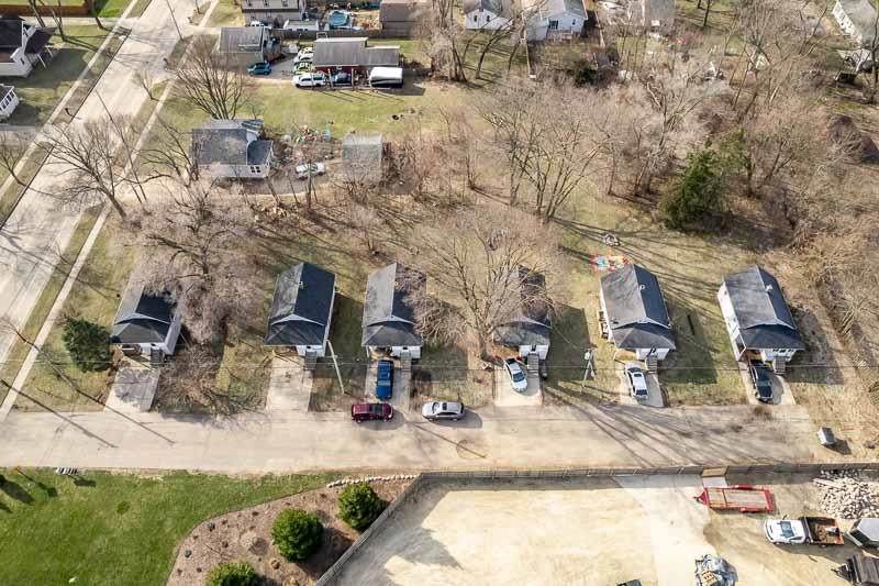 826-850 Sharpes Court - Photo 1