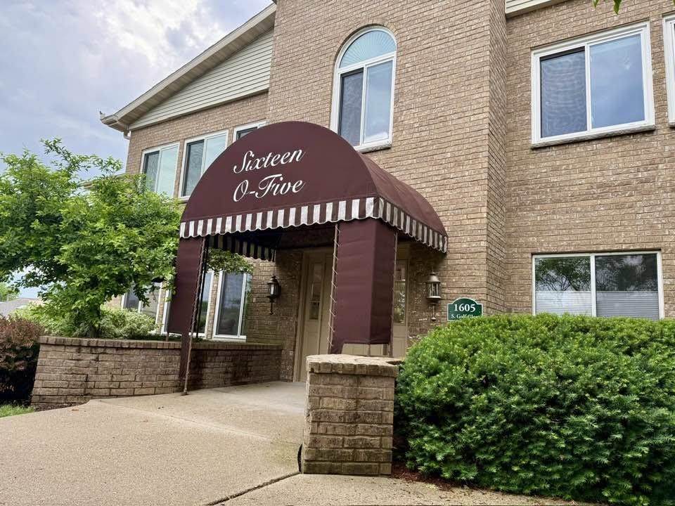 1605 Golf Glen - Photo 1
