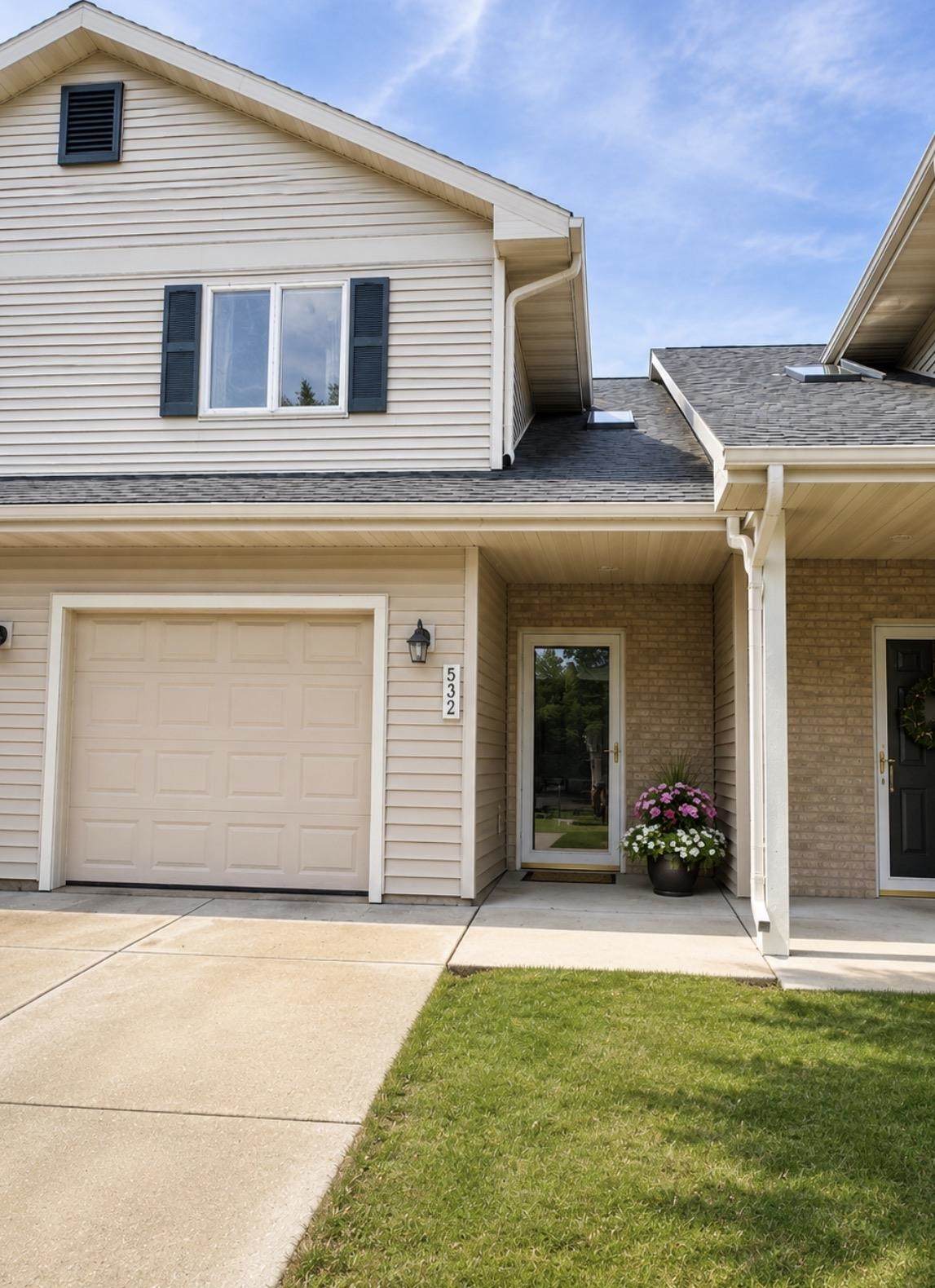 532 Enterprise Drive - Photo 1
