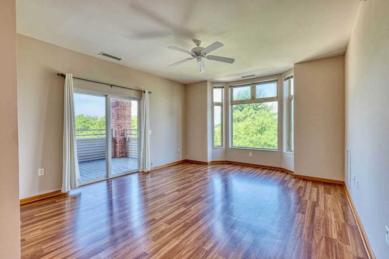 301 Harbour Town Drive - Photo 1