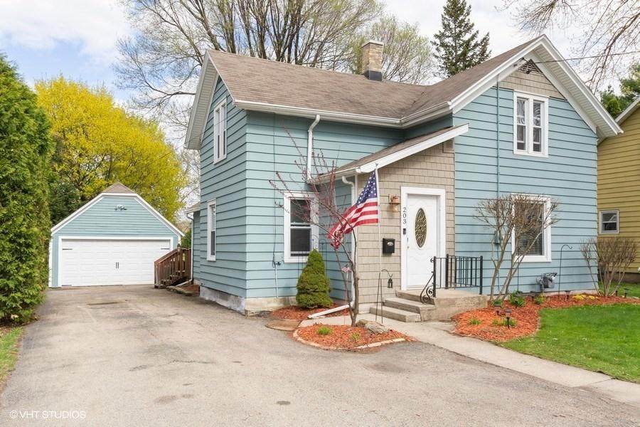 203 Wayland St - Photo 1
