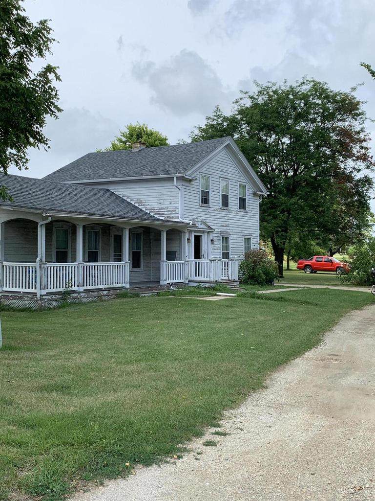 W6490 Campus Dr - Photo 1