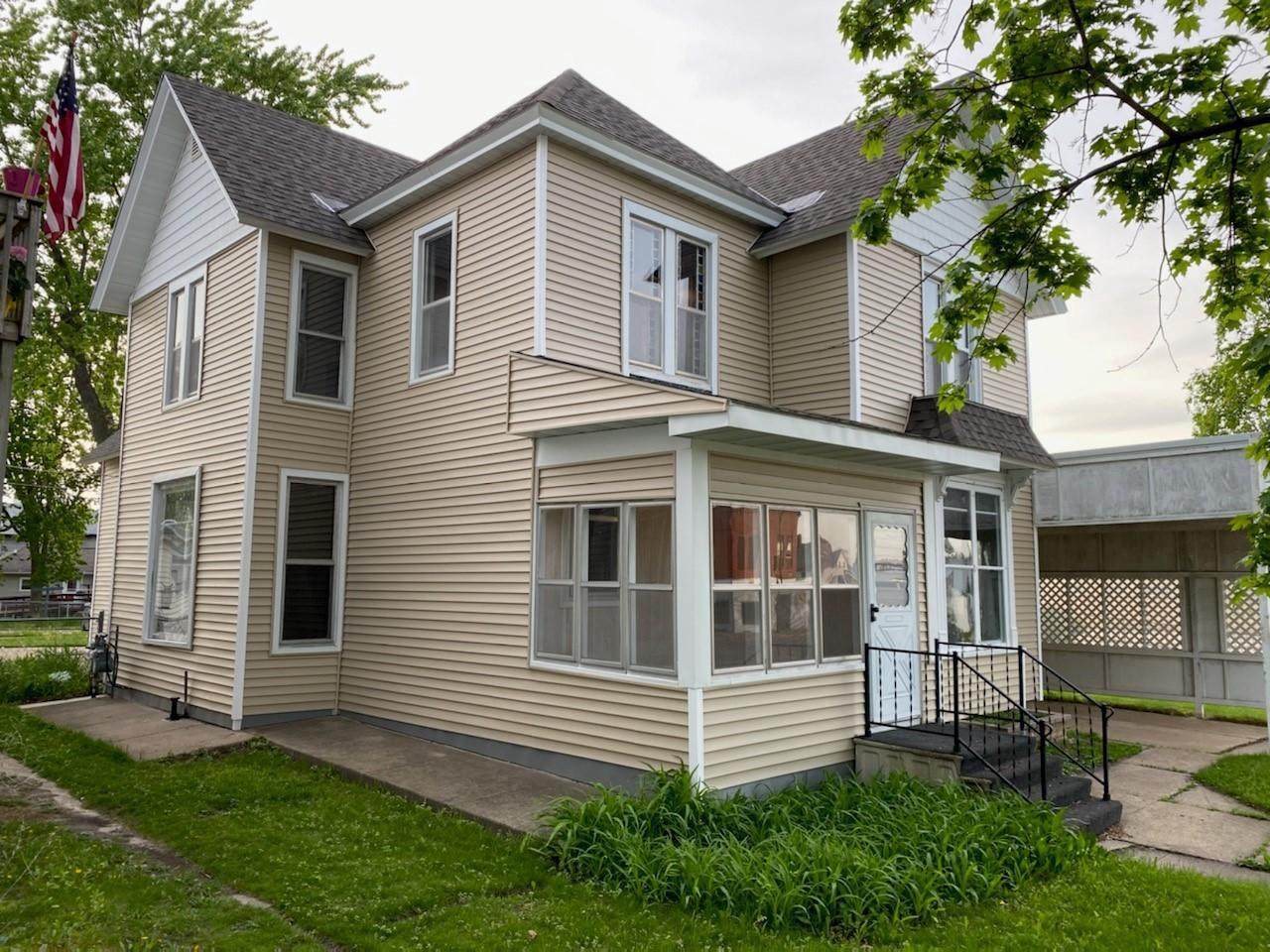 407 Superior Ave - Photo 1