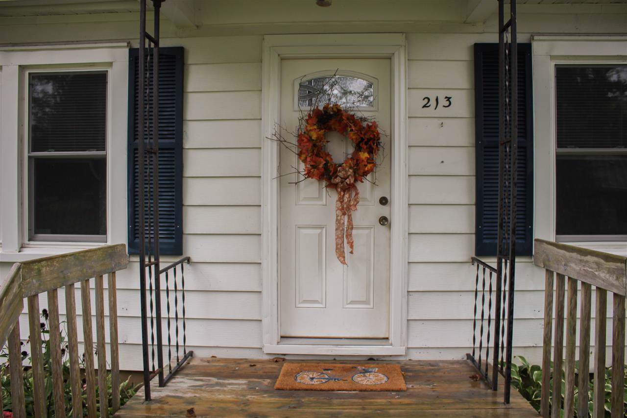 213 Davis St - Photo 1