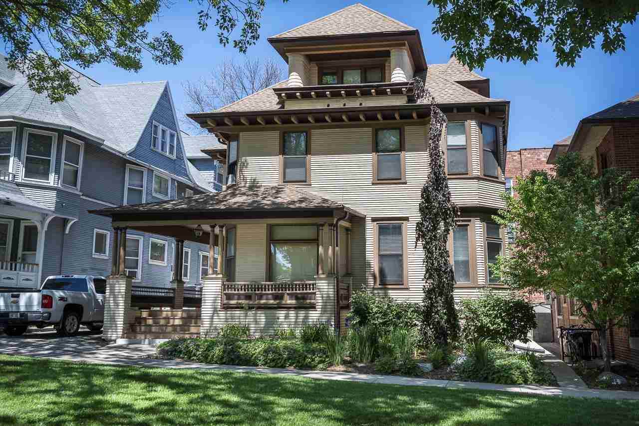 407 Wisconsin Ave - Photo 1