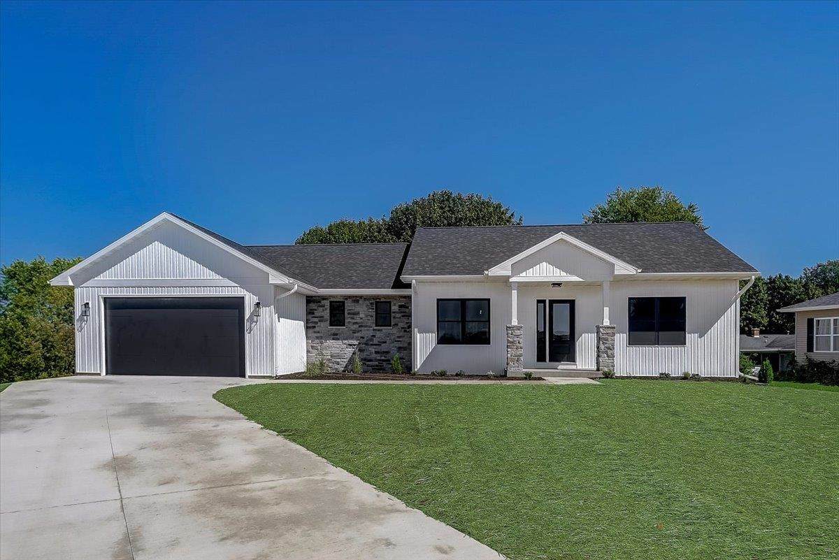 105 Brentwood Ct - Photo 1
