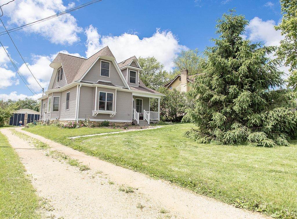 619 Wisconsin St - Photo 1