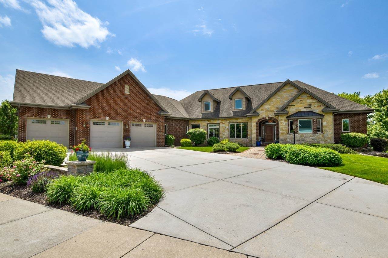 1648 Bellewood Dr - Photo 1