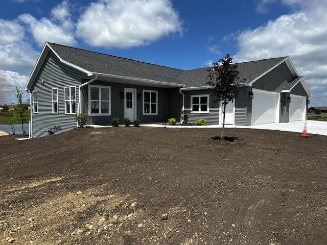 814 Lakeview Lane - Photo 1