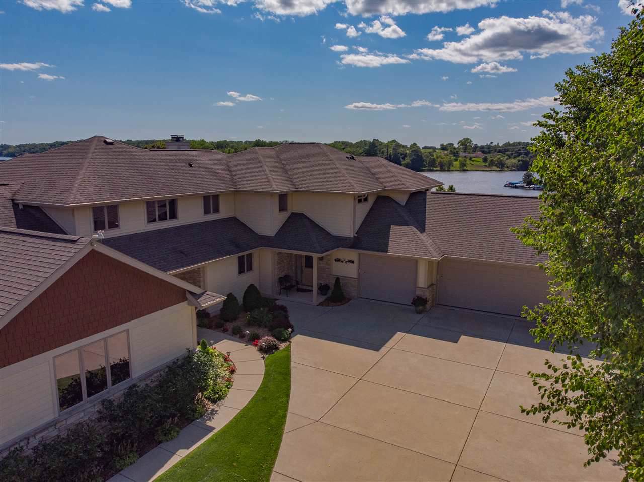 S8753 Waters Edge Way - Photo 1