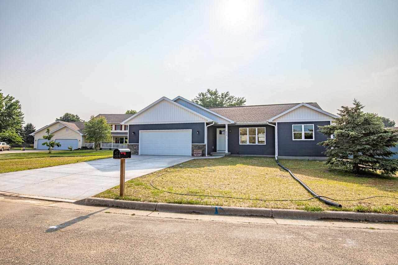 916 Ann Ct - Photo 1