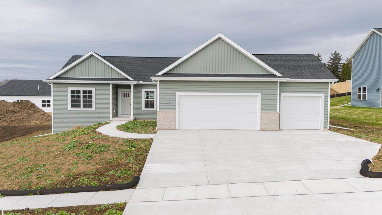102 Chestnut Court - Photo 1